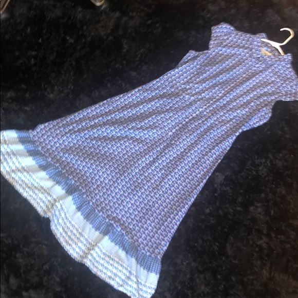 Sleeveless dress - Picture 1 of 2